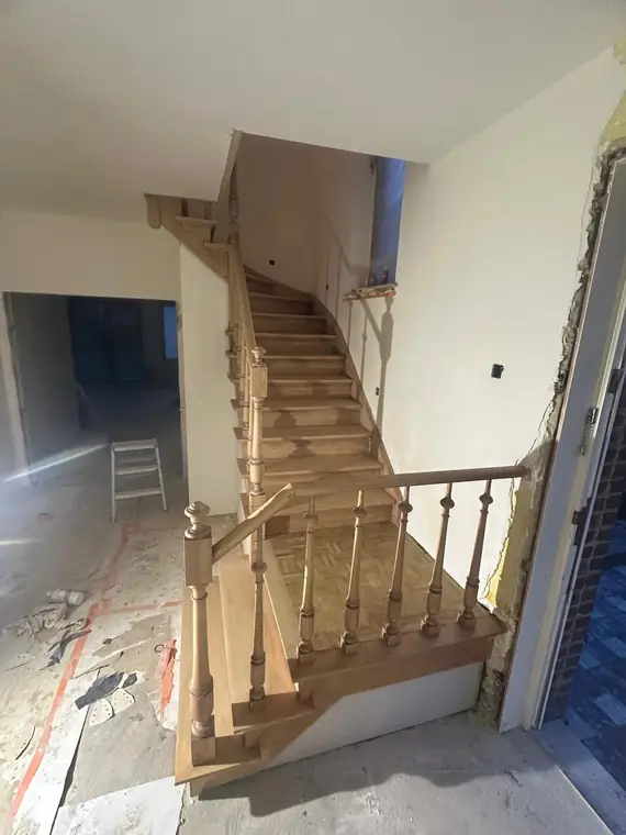 L'escalier dans la cage, protections au sol