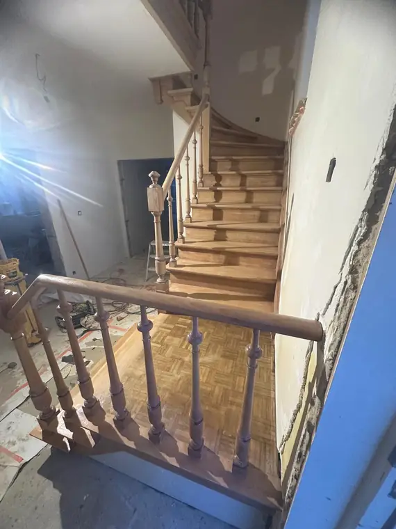 La volée vue du palier, chantier protégé