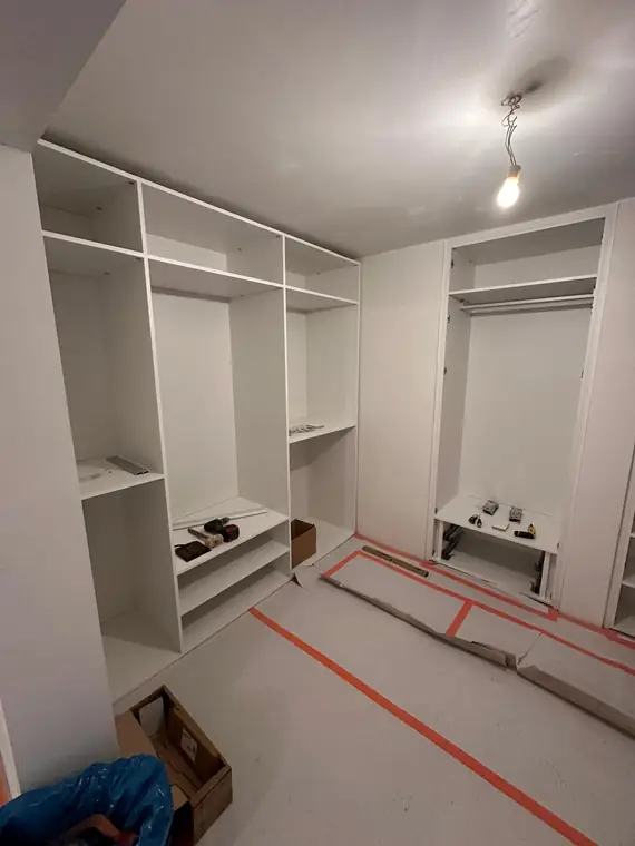 Dressing sur mesure, rayonnages montés